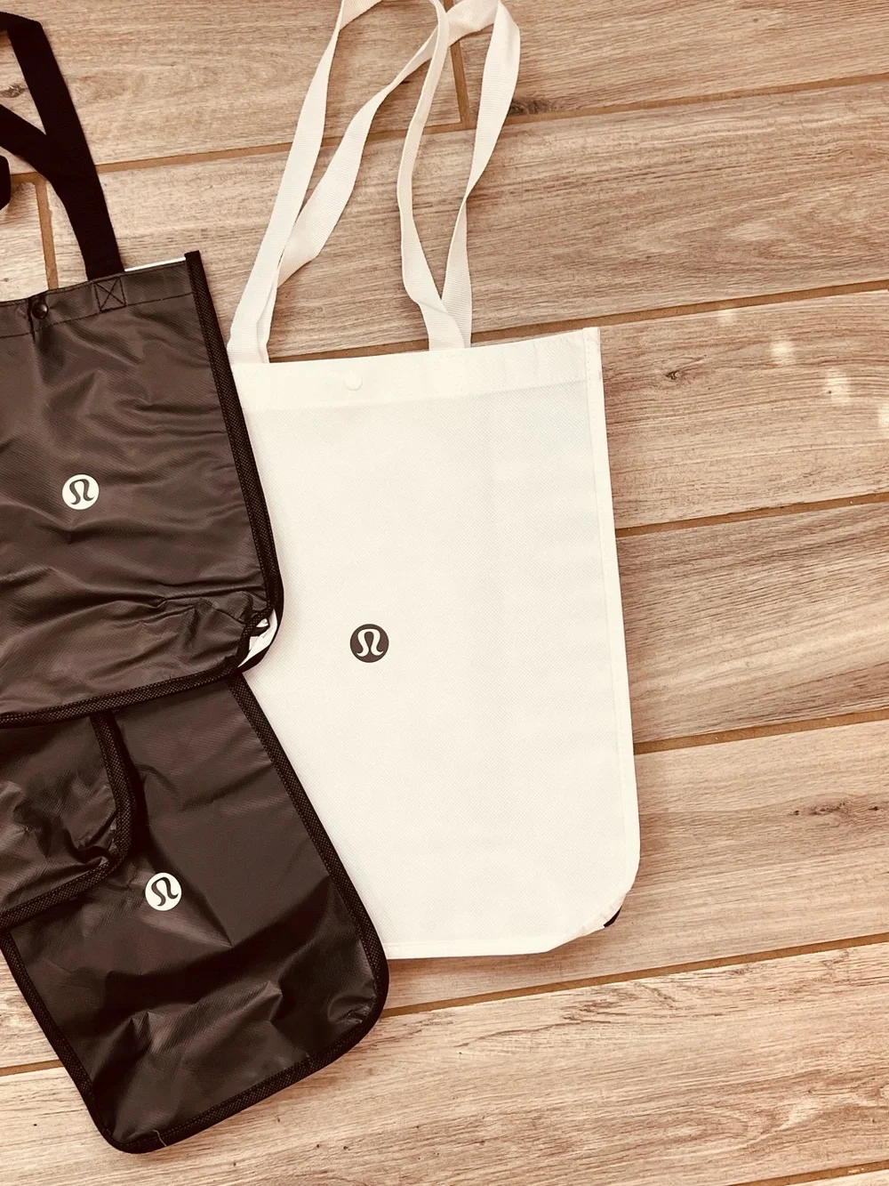 Lululemon Reusable Tote Bag Lot 4 Mixed Color Bags 1 Large White 3 Small Black